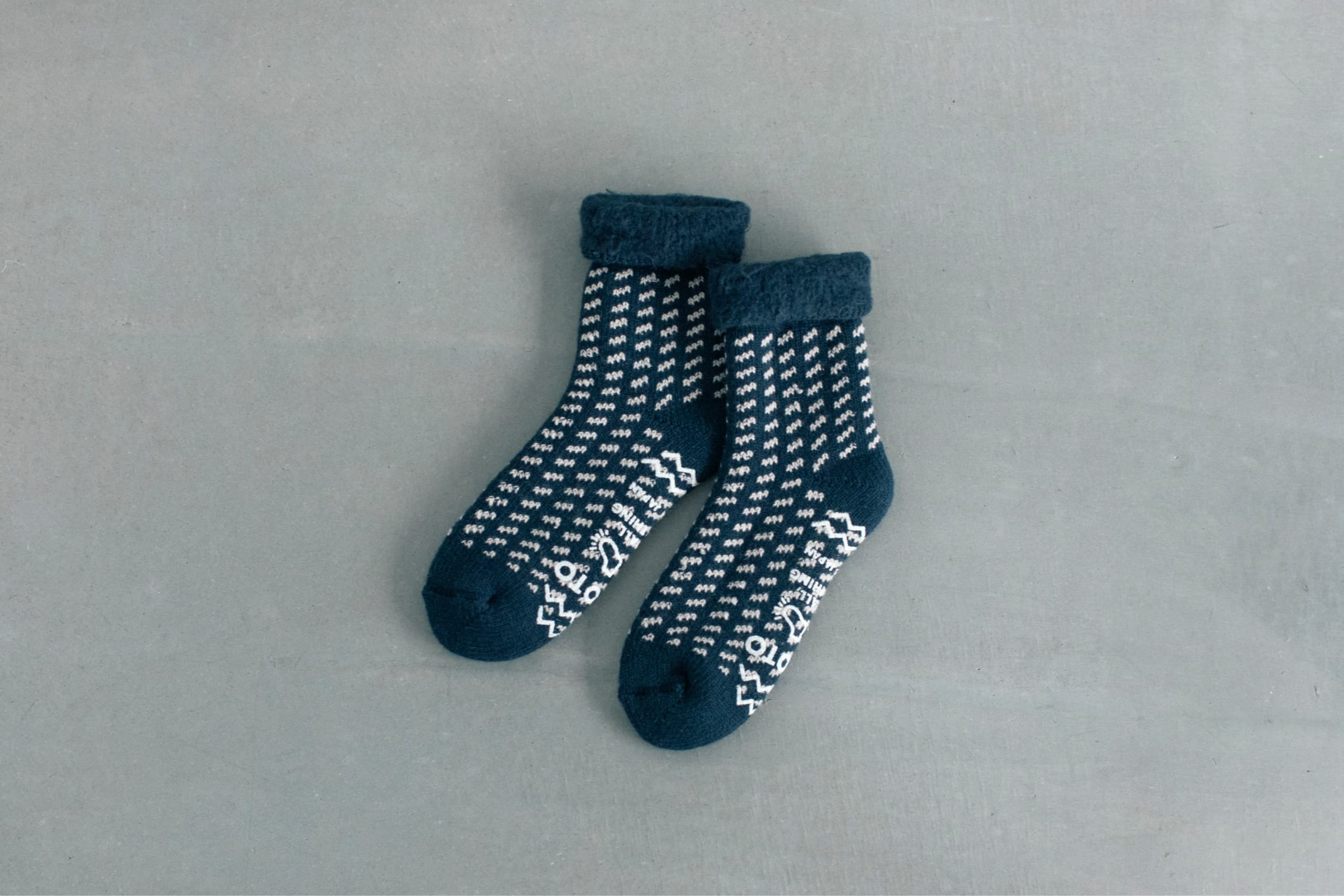 「COMFY ROOM SOCKS」