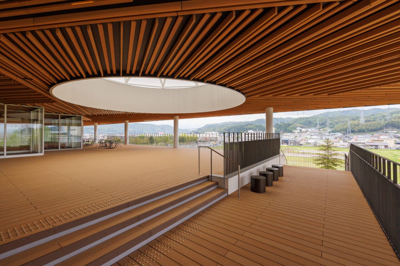 展望テラスから倉吉の街を望む