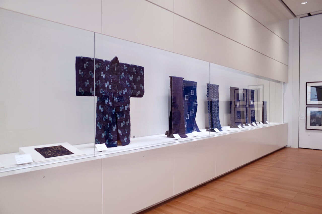 コレクション展 鳥取県の工芸 ─ 絣織の美 会場風景