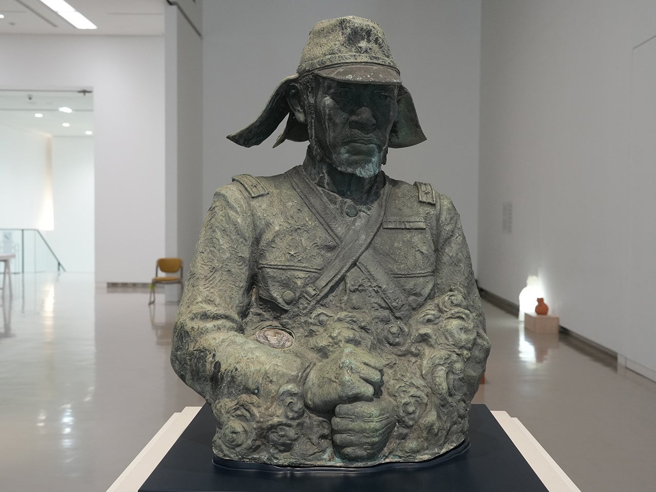 上田直次《杉本五郎像》1938　広島県立美術館蔵