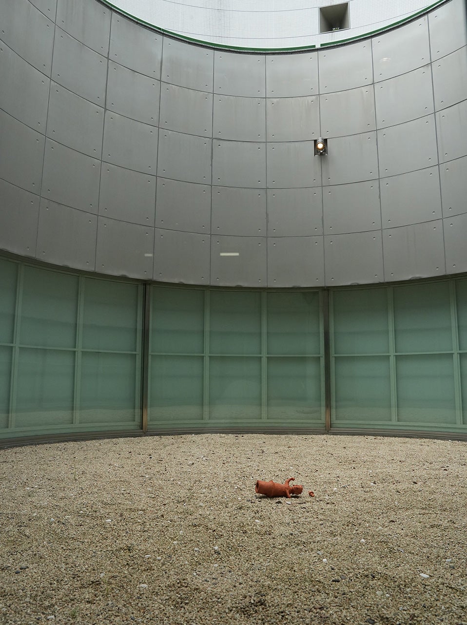 黒田大スケ《自由埴輪》2025　作家蔵