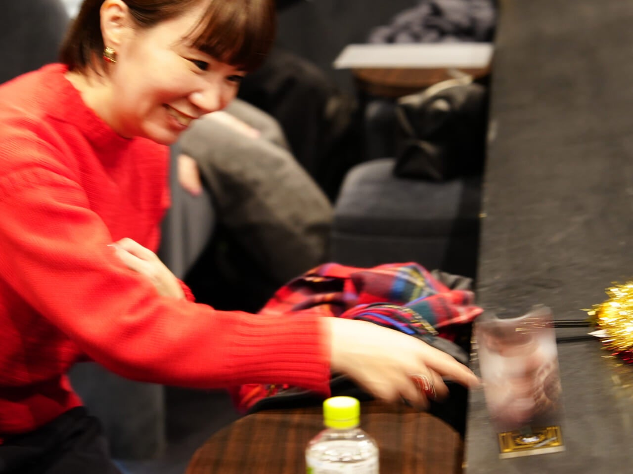 「これ、くるくるまわるんだよ？」すでにテンションが高い。まわす、まわす。