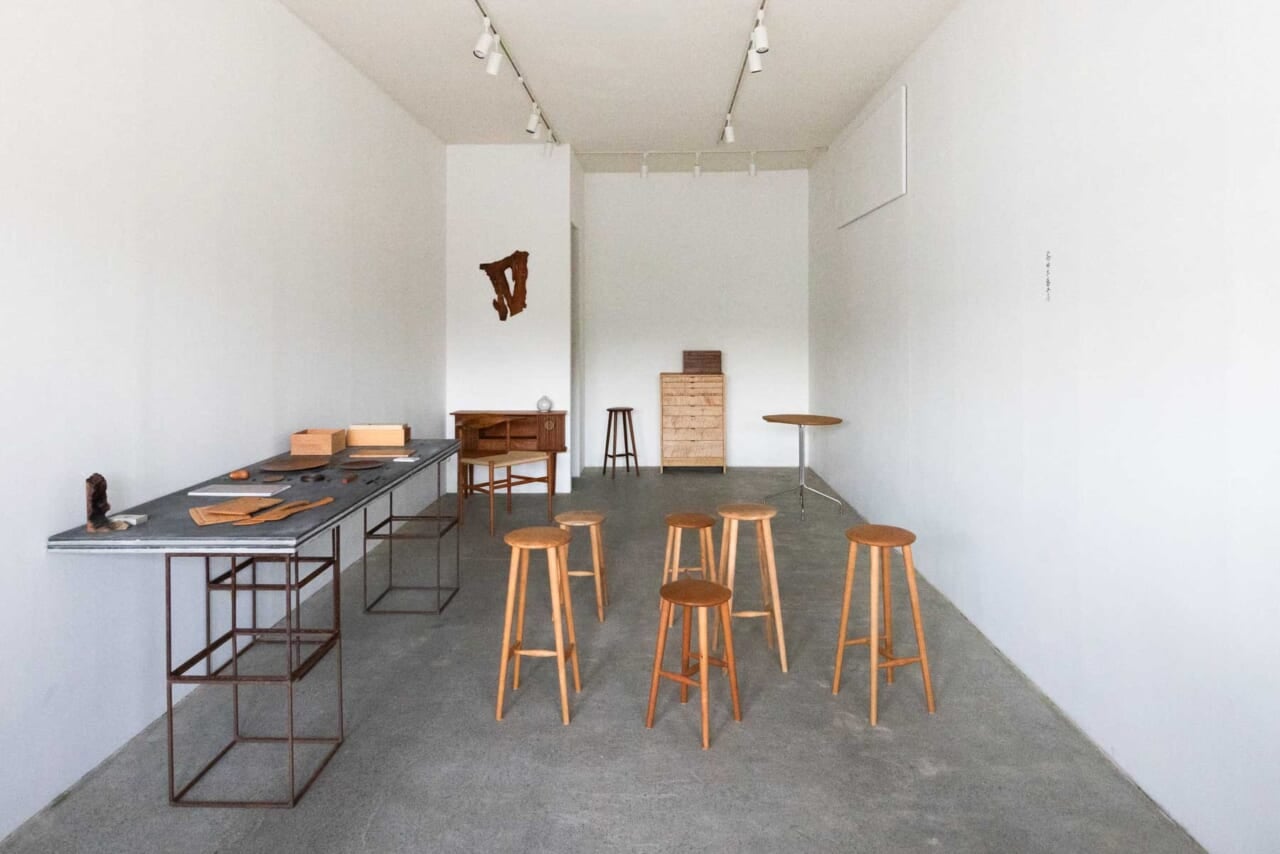 ▲アトリエは美ヶ原の山腹にあるが、市街地のギャラリーでも「atelier m4」の作品に気軽に触れられる。