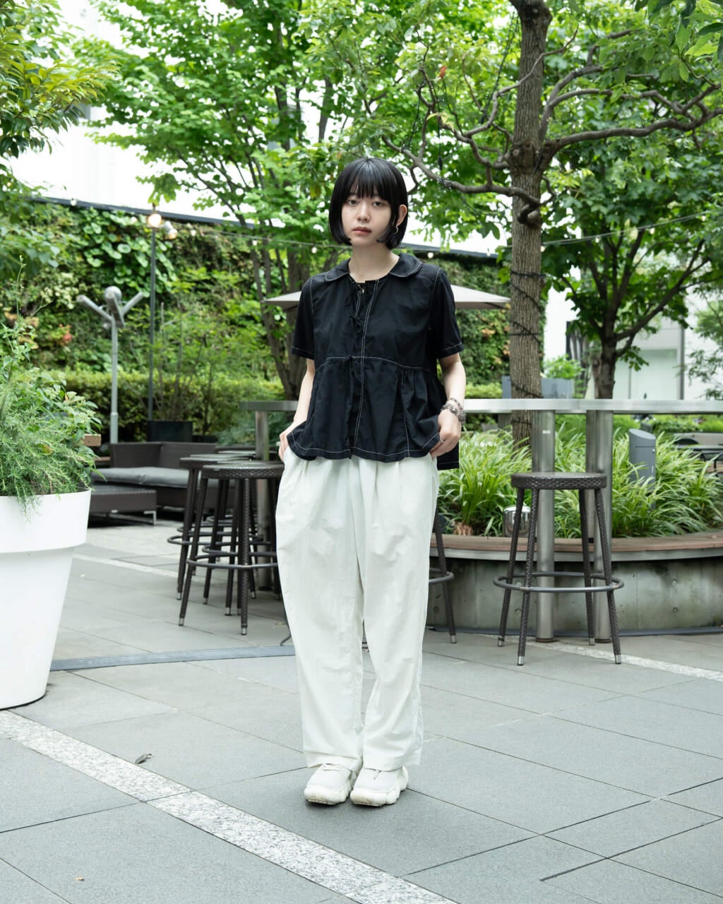 kazeパンツ ¥16,500／ミスト・サイズ２着用・身長160cm（ほぼ日 向江）