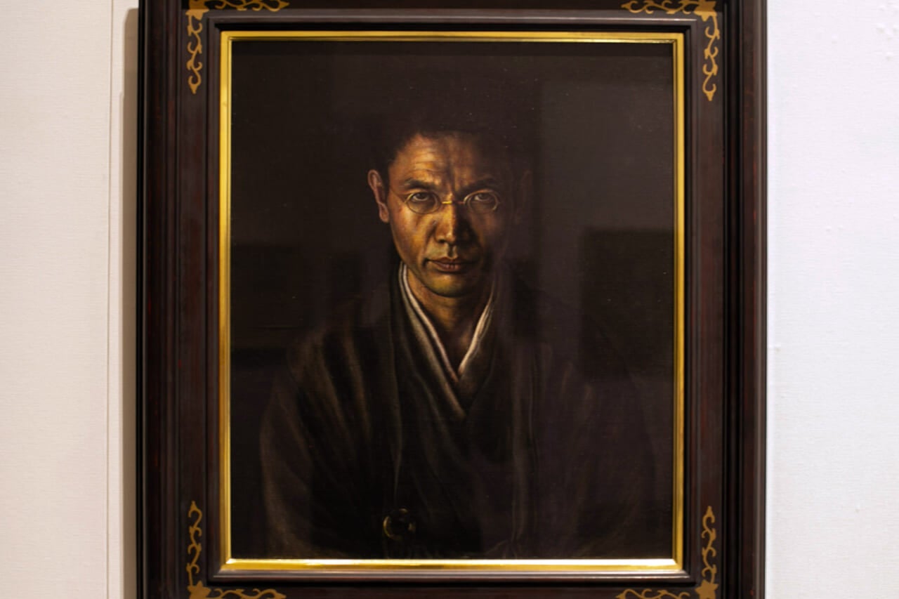 髙島野十郎《絡子をかけたる自画像》（大正９年） 福岡県立美術館