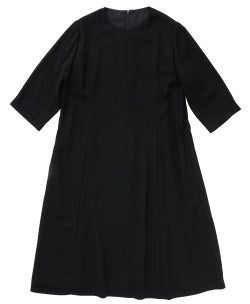 シンプルなワンピース